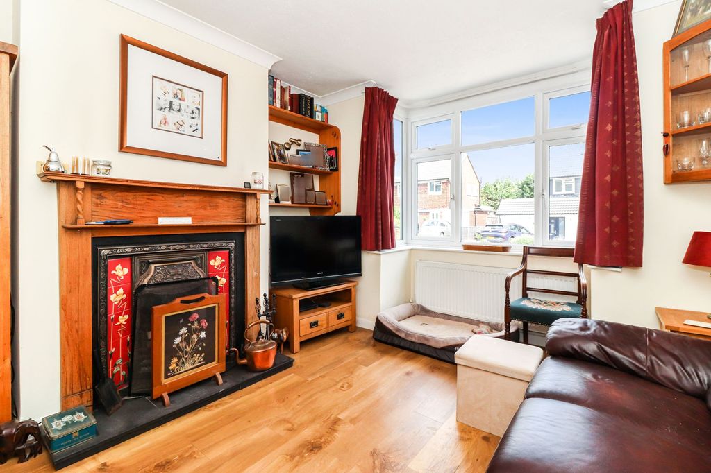 Property photo 2 of 32