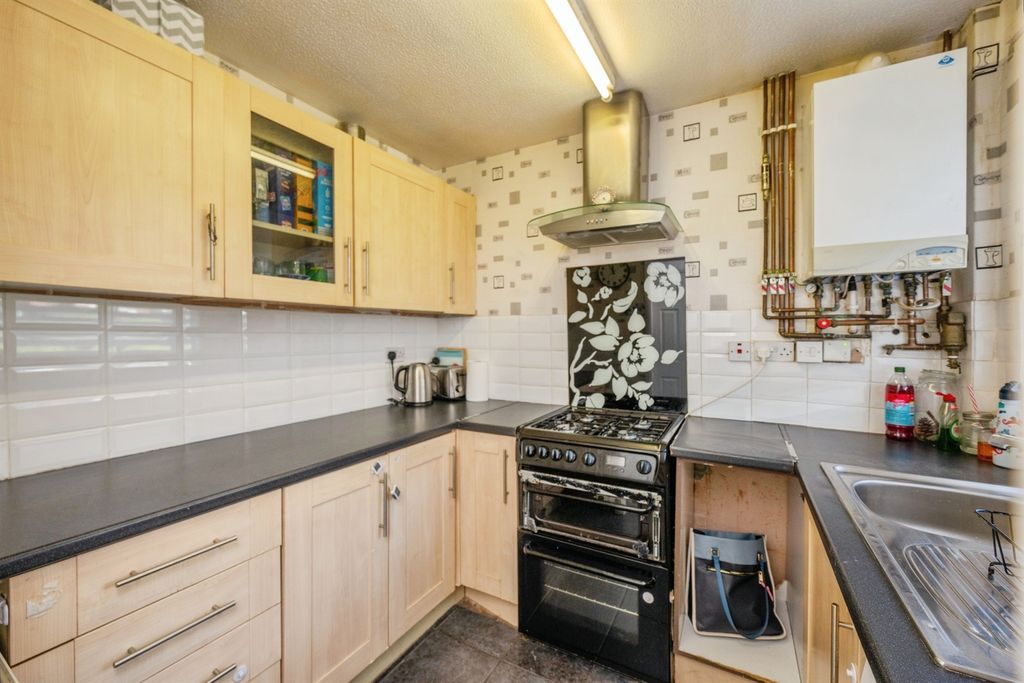 Property photo 3 of 20