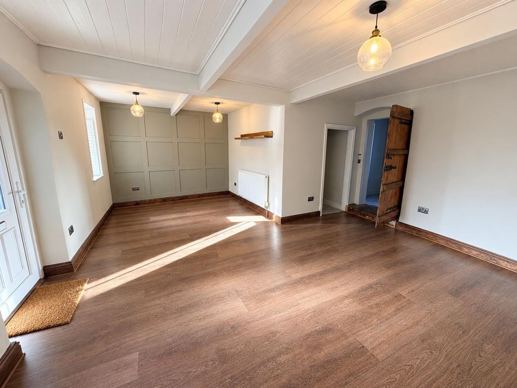 Property photo 3 of 23 Picture No. 40