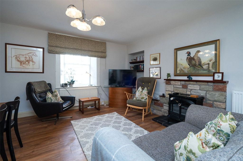 Property photo 3 of 26 Sitting Room