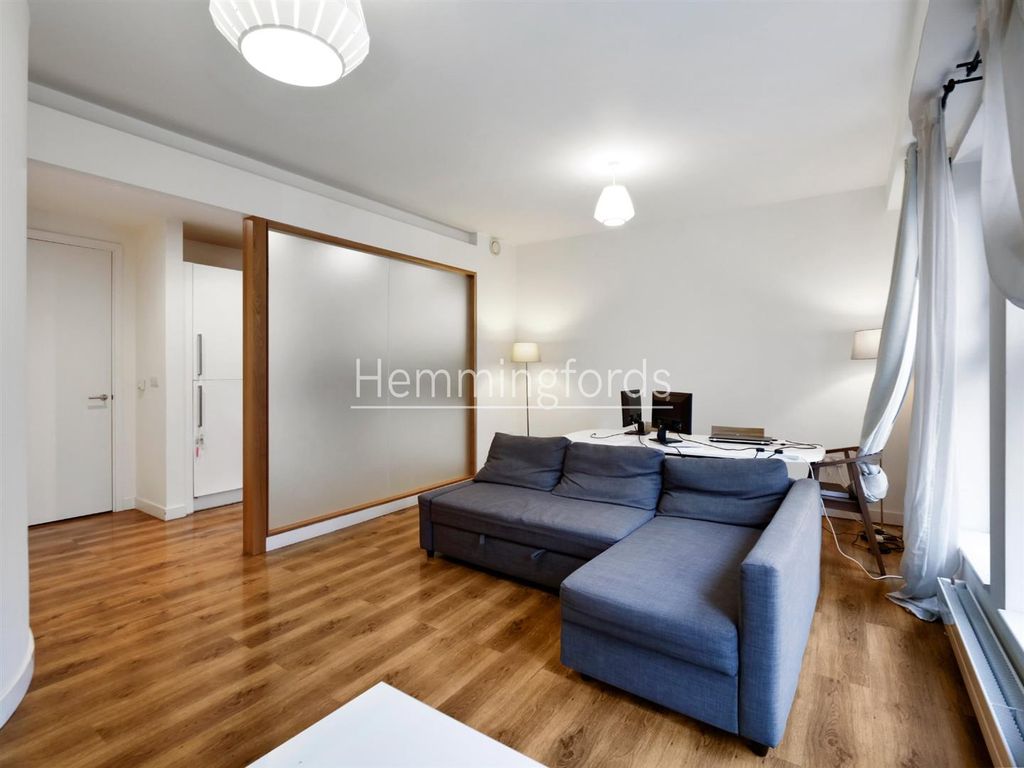 Property photo 3 of 10