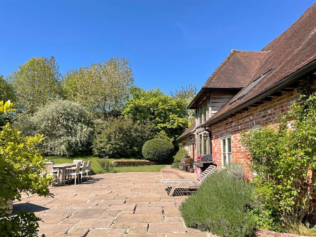 Property photo 2 of 19 Gardens