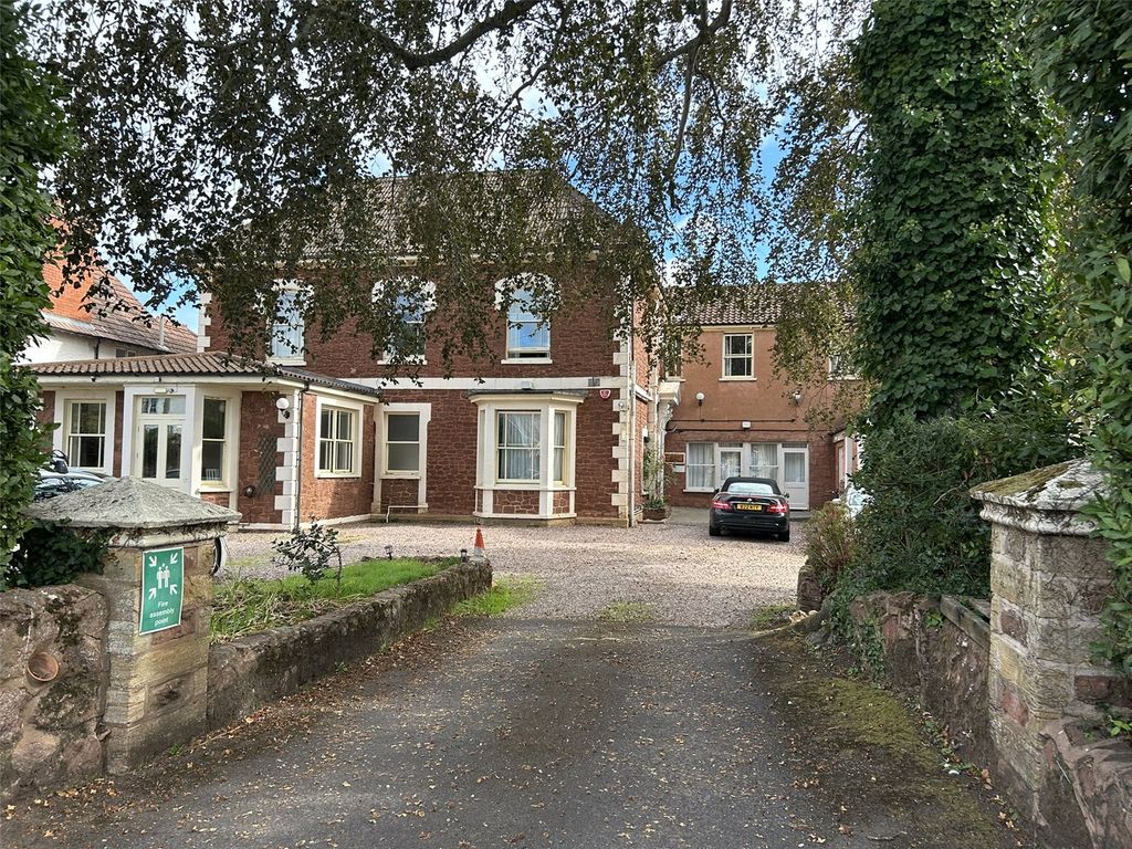 Property photo 2 of 17 Picture No. 18