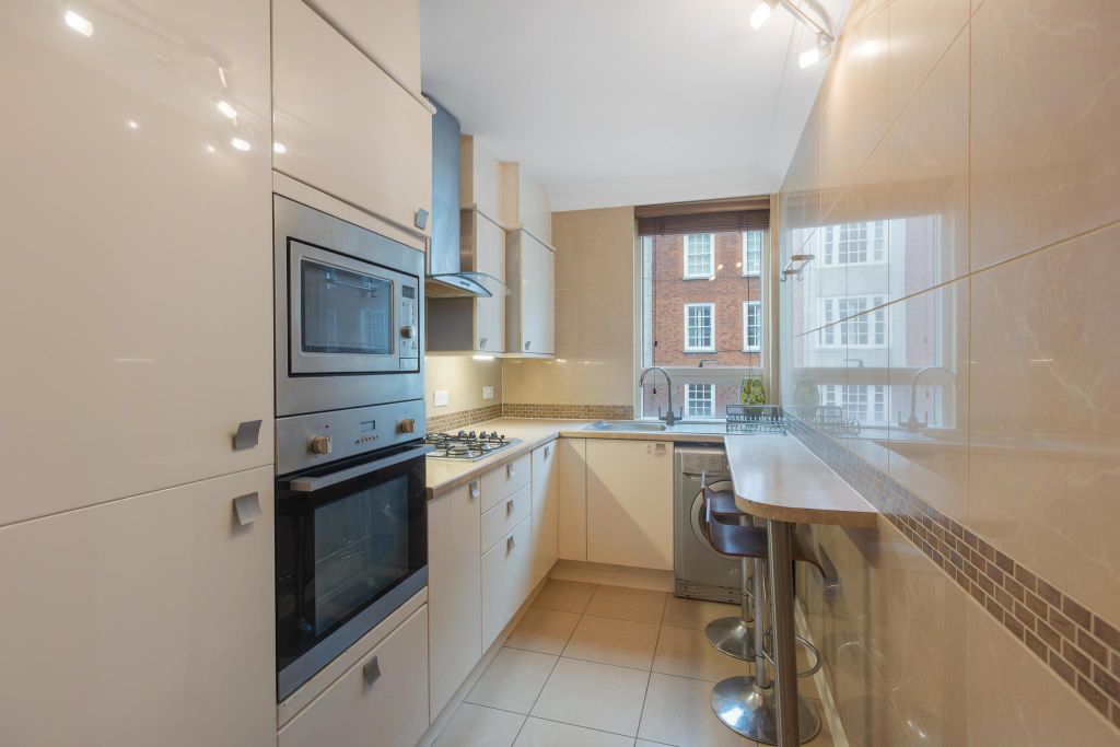 Property photo 3 of 18 Image