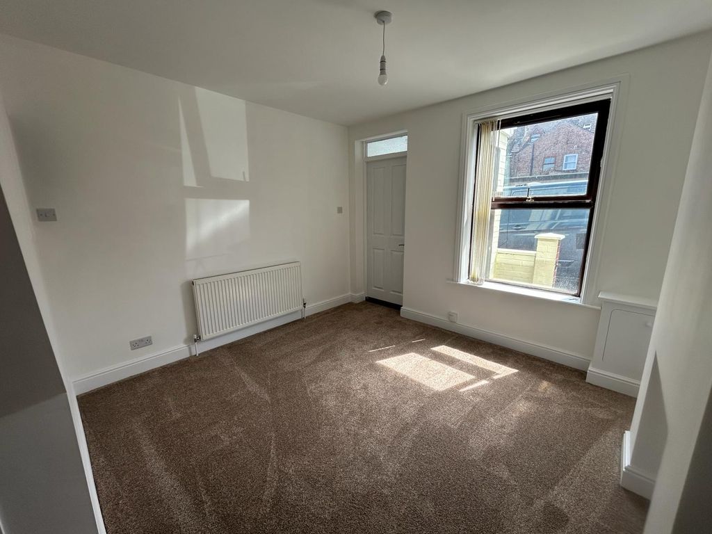Property photo 2 of 11 Dining Room