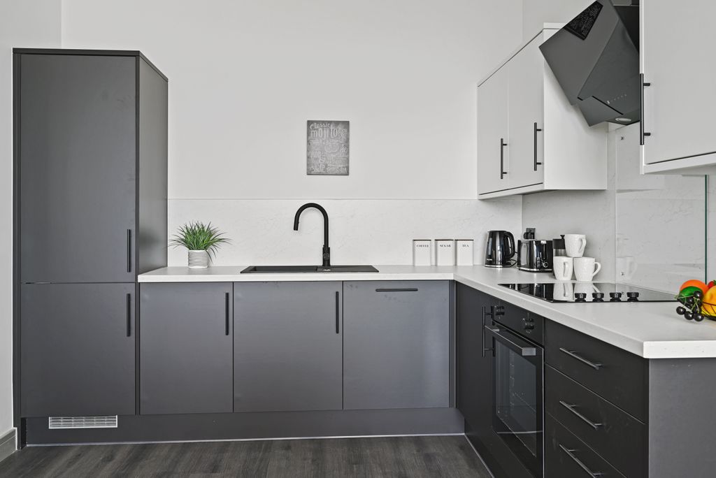 Property photo 2 of 10 Front