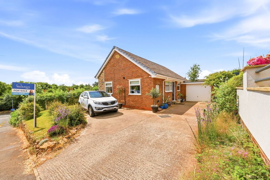 Property photo 1 of 34