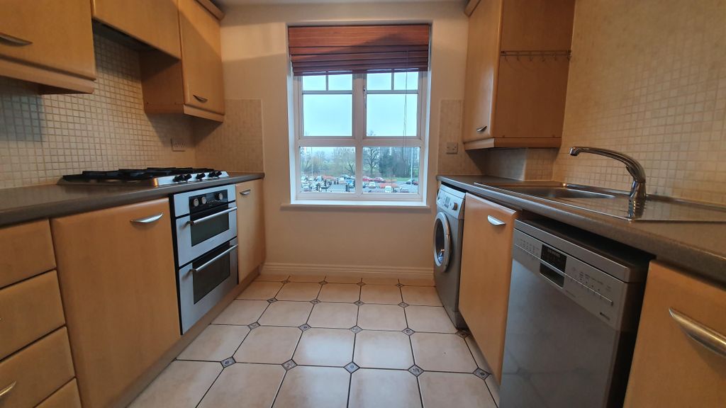 Property photo 3 of 9 Kitchen