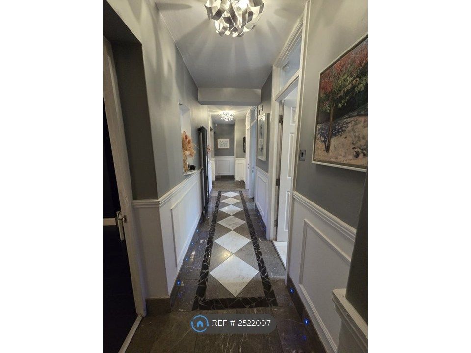 Property photo 1 of 14 Entrance