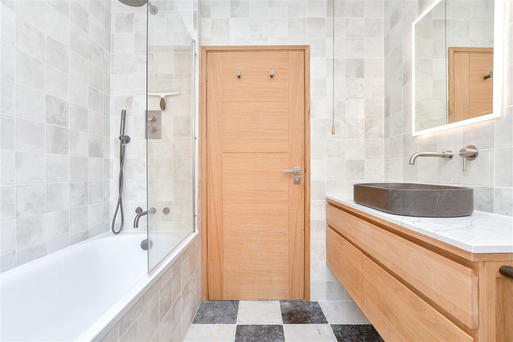 Property photo 1 of 14 Feature Shot