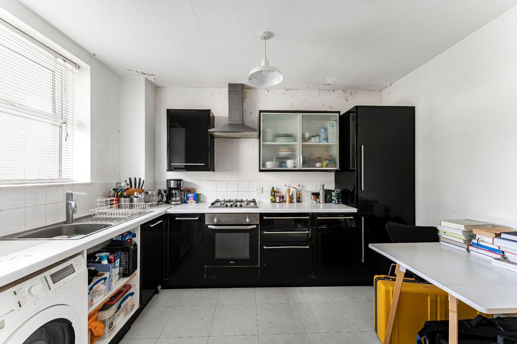 Property photo 3 of 13 Kitchen