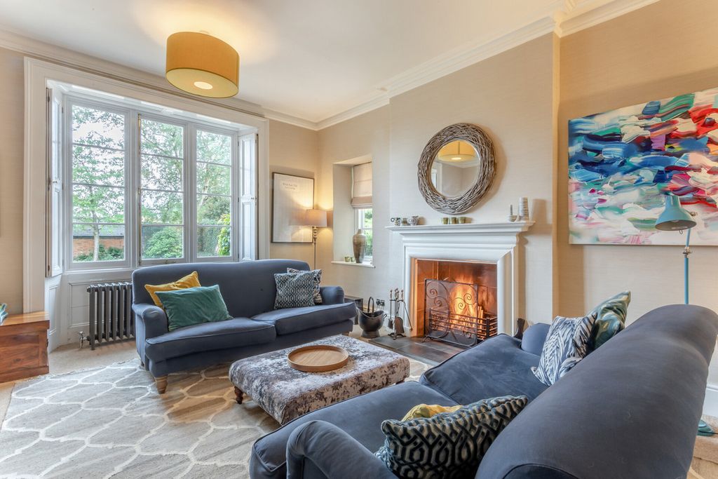 Property photo 3 of 49