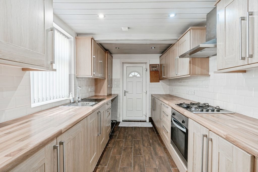 Property photo 2 of 19 Pbox-Img.Jpg