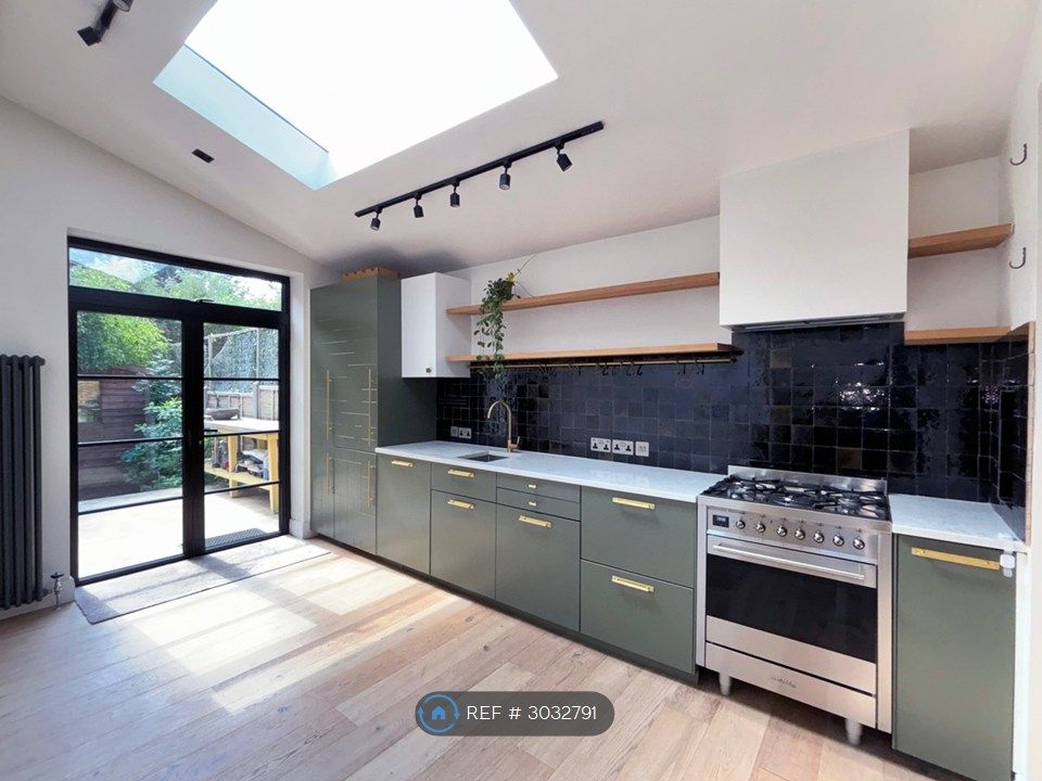 Property photo 1 of 13 Kitchen