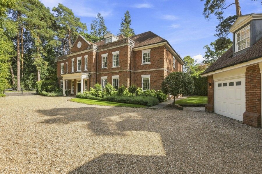Property photo 1 of 25