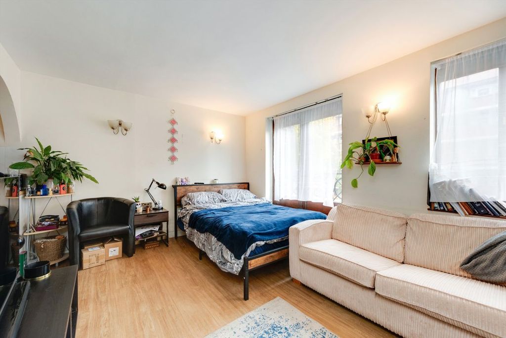 Property photo 3 of 5