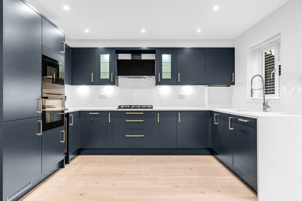 Property photo 2 of 21 Internal-15