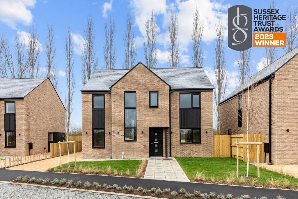 Property photo 1 of 21 2906744