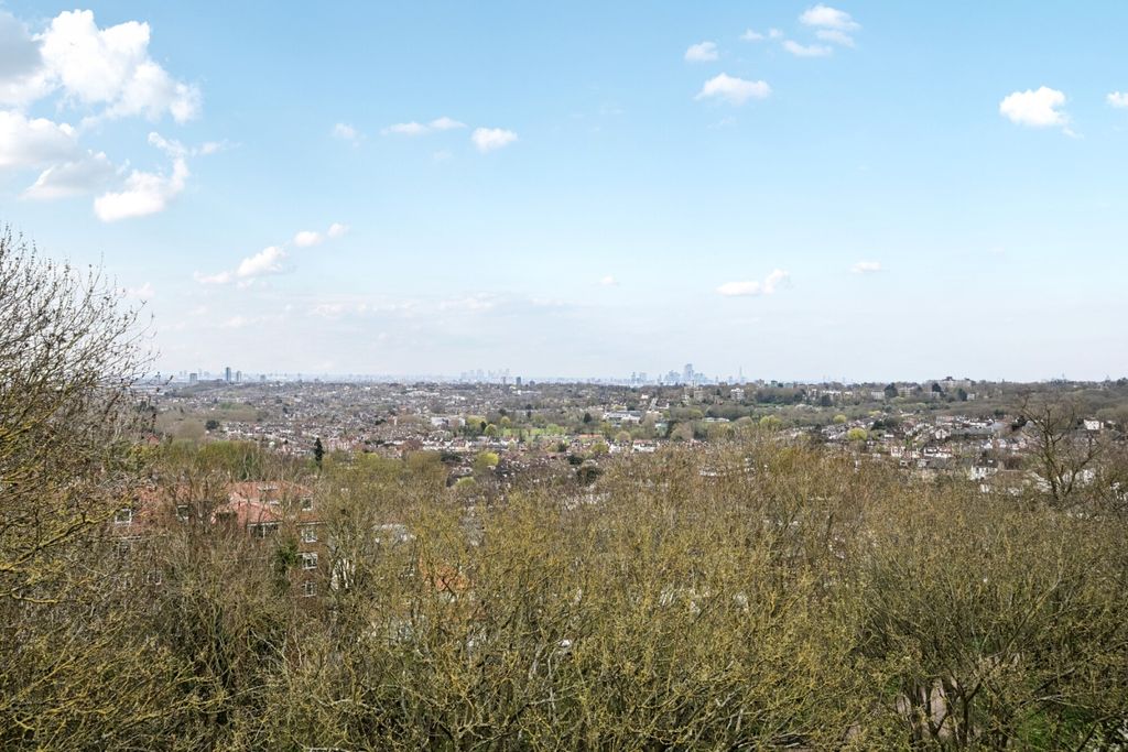 Property photo 3 of 14 1438504-9-69cd093...