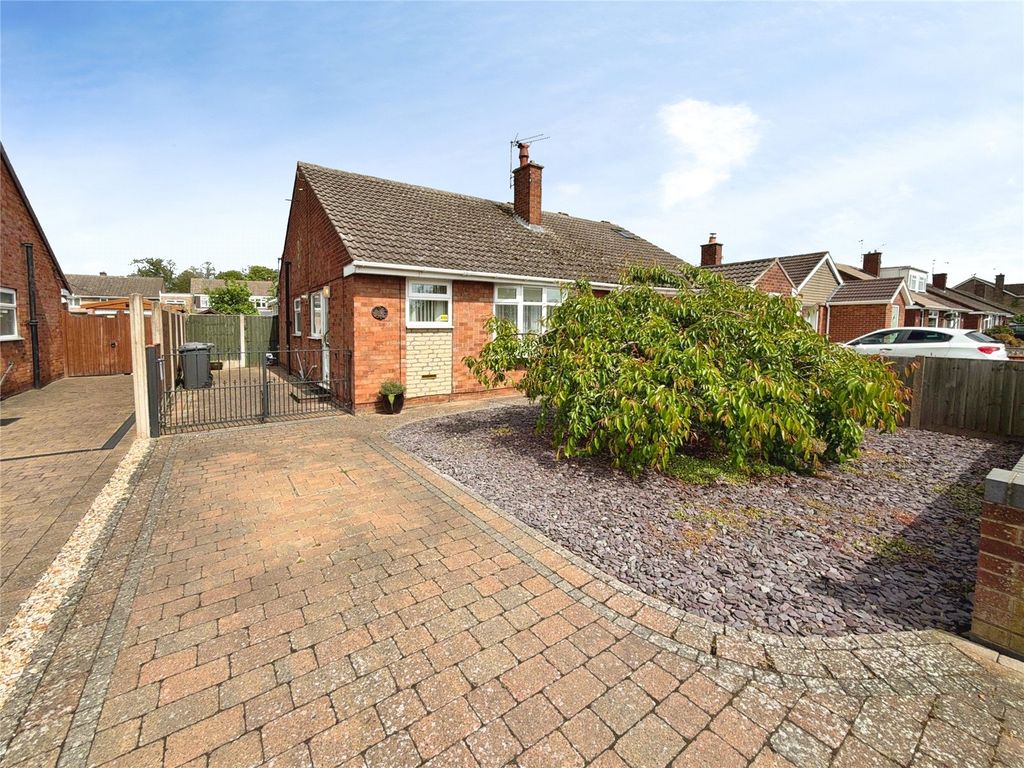 Property photo 1 of 11 Outside