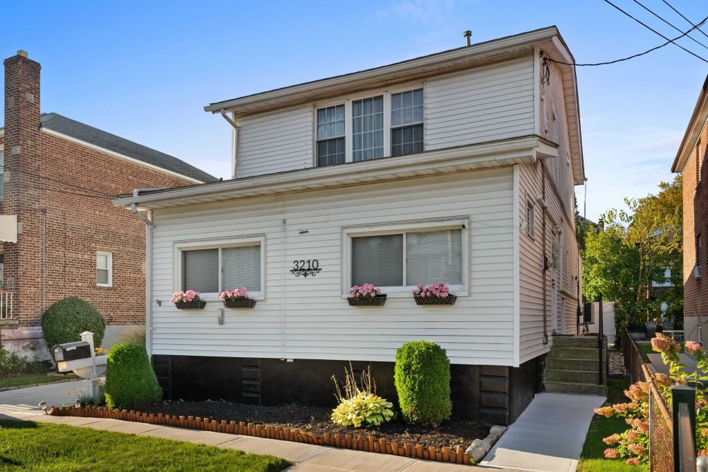 Property photo 1 of 4