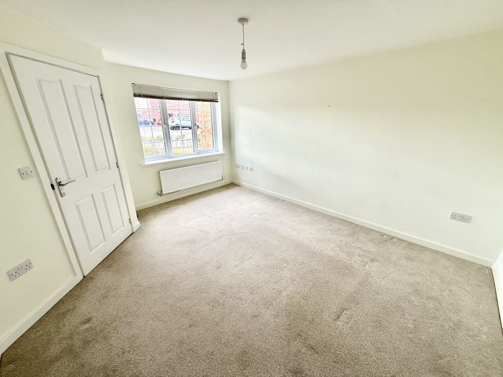 Property photo 3 of 11 Fullsizerender