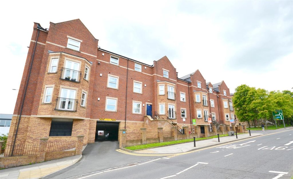 Property photo 1 of 6 21 Kirklee House External.Jpg