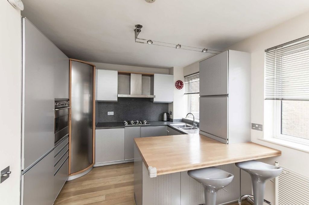 Property photo 3 of 6