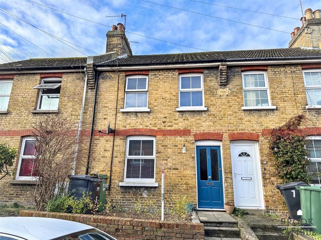 Property photo 1 of 13 01323 438506