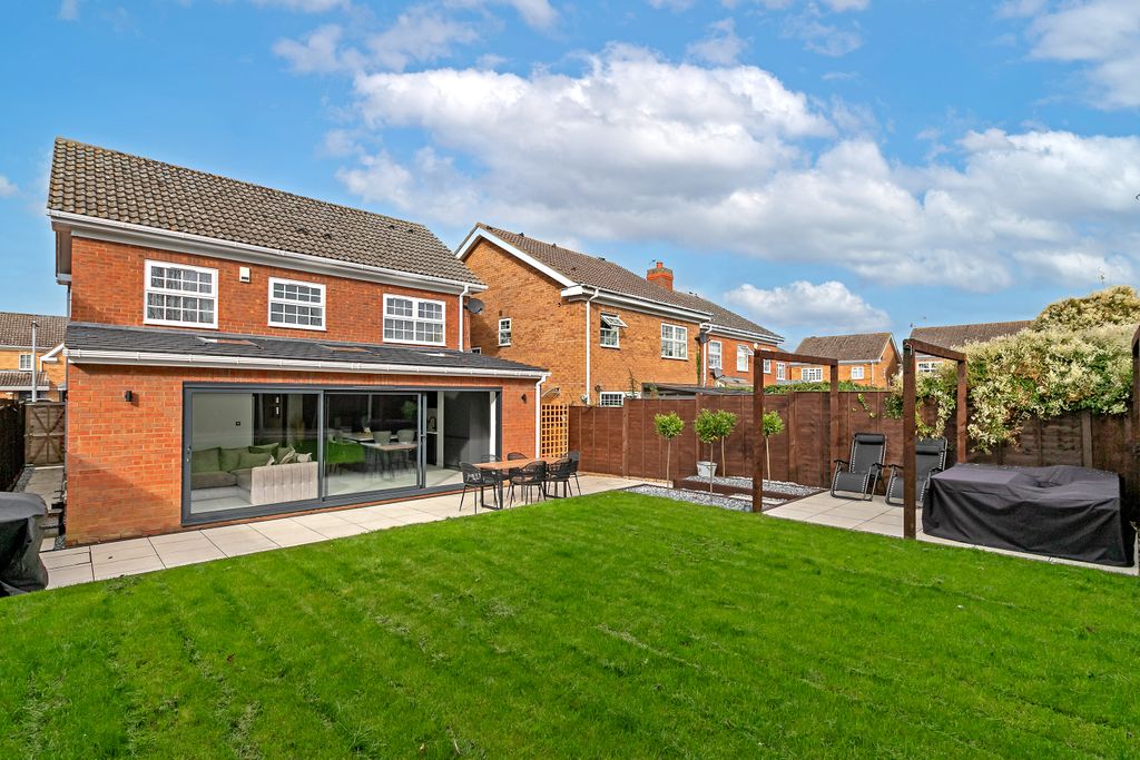 Property photo 3 of 27 15Primroseclose-78