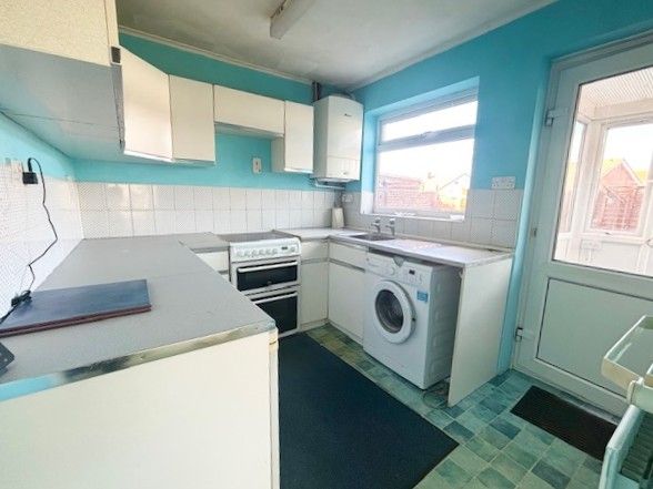 Property photo 3 of 15 Kitchen