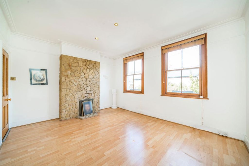 Property photo 3 of 5