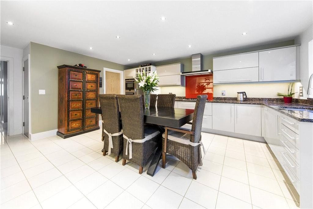 Property photo 2 of 8 Kitchen_Lge.Jpg