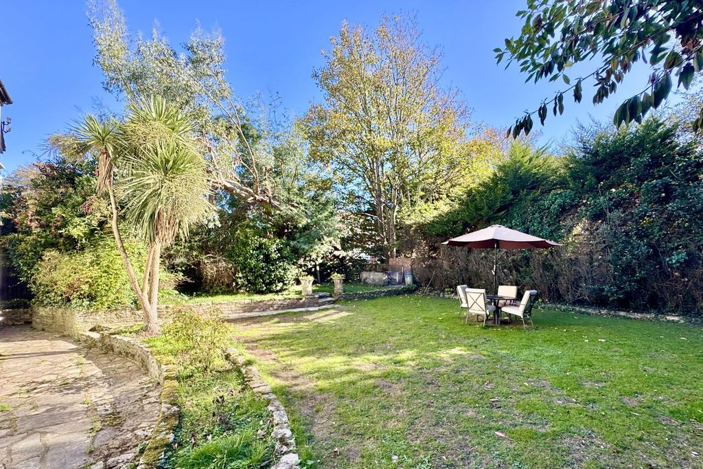 Property photo 2 of 26