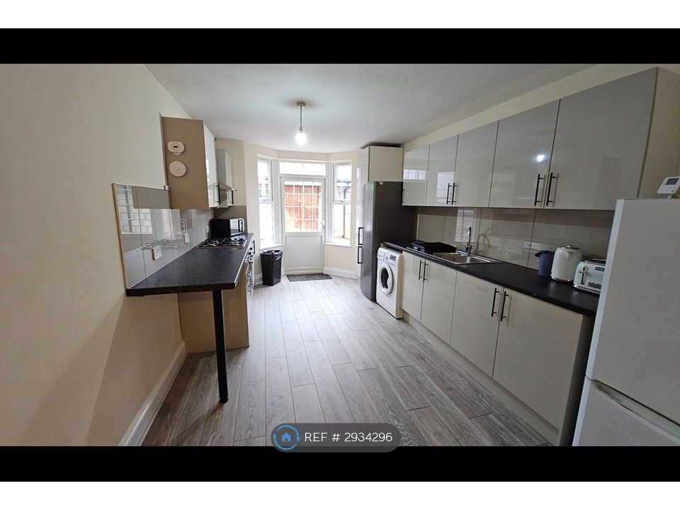Property photo 1 of 34