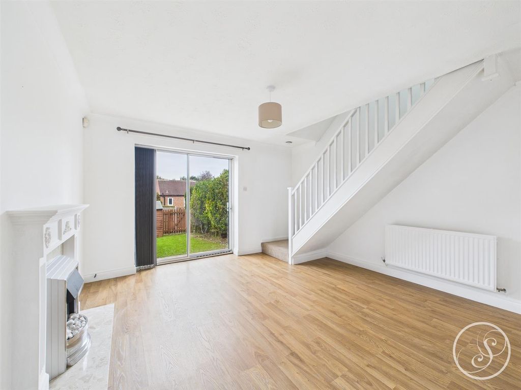 Property photo 2 of 17 Lounge