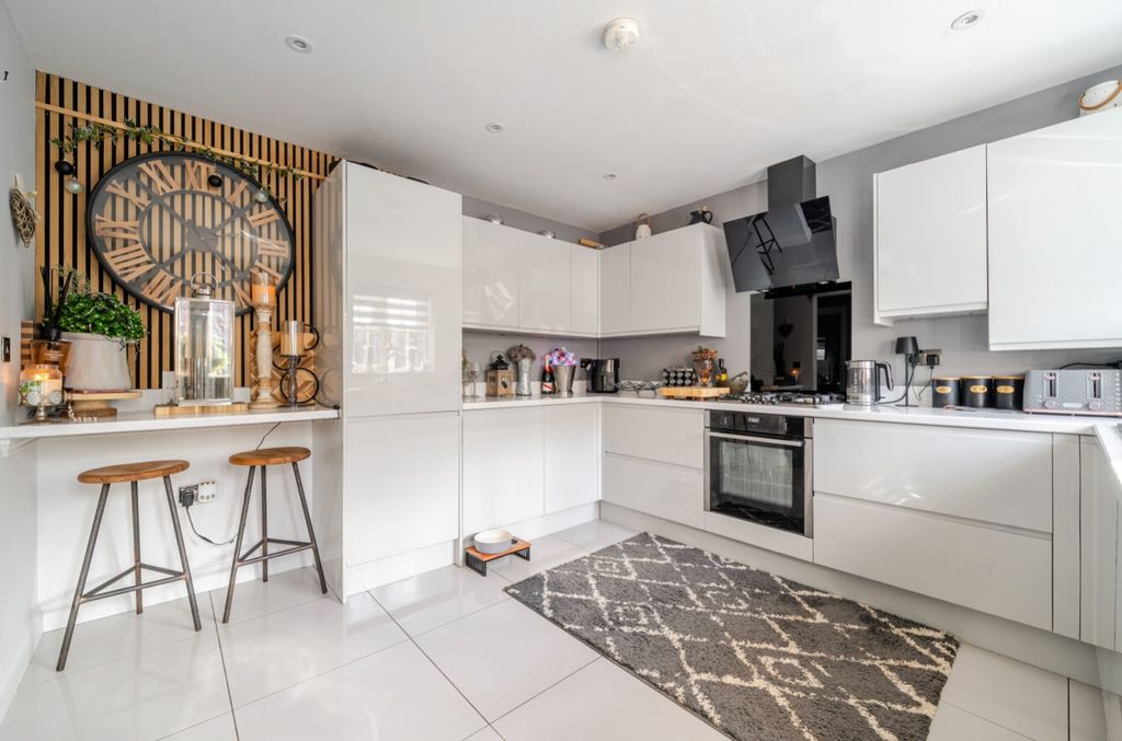 Property photo 3 of 24 1528829-19-1A0F7F36A5439