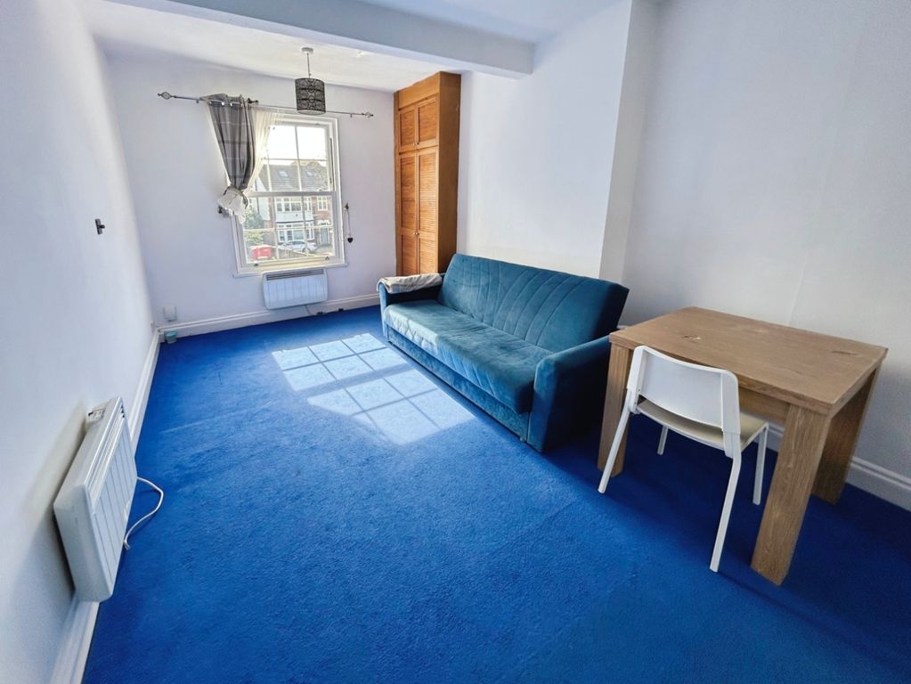 Property photo 3 of 6 Pbox-Img.Jpeg