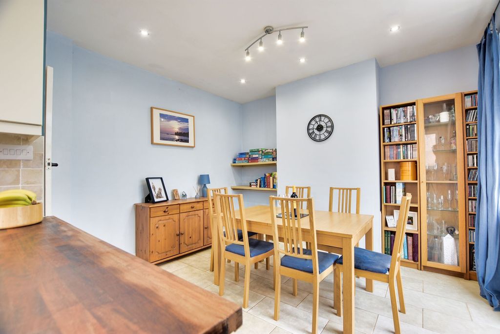 Property photo 3 of 18