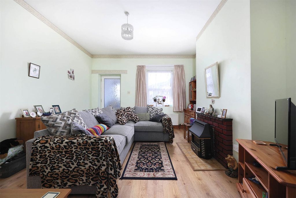 Property photo 2 of 18 Picture No. 03
