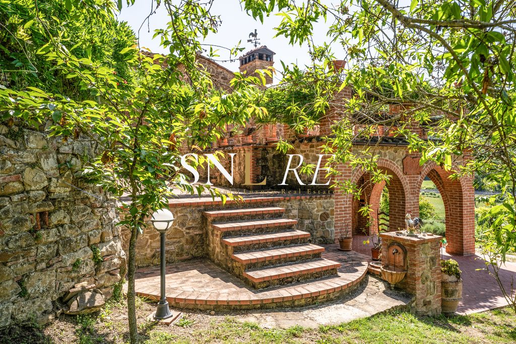 Property photo 2 of 25