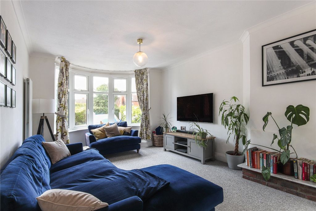 Property photo 3 of 15 Sitting Room