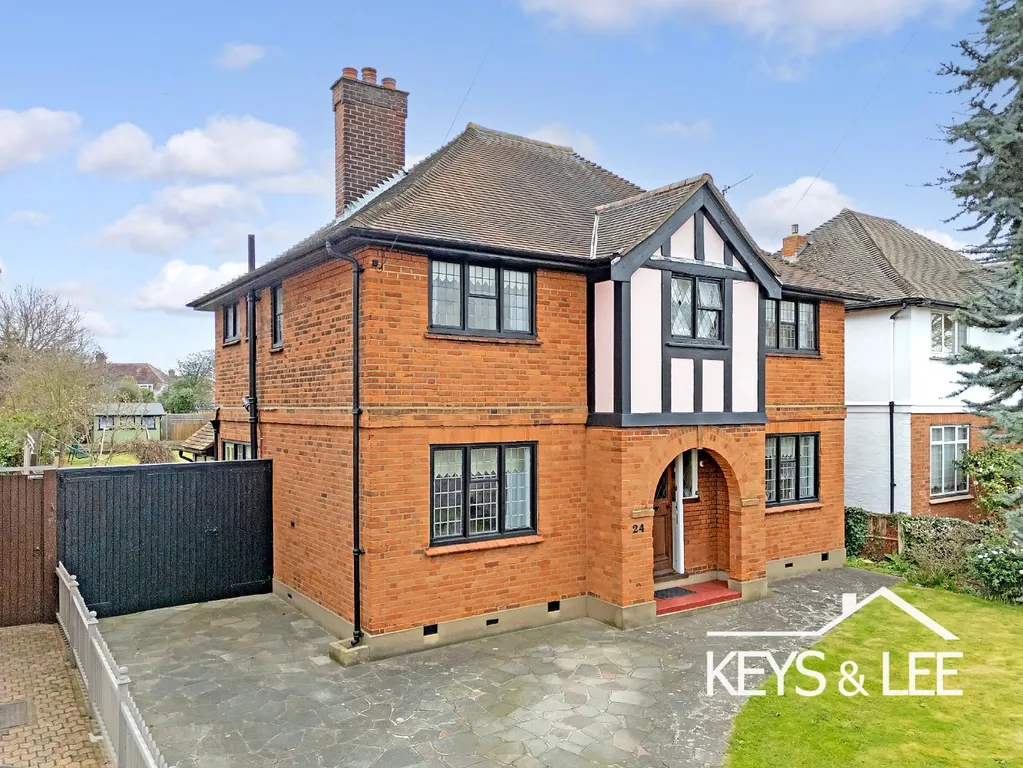 Oaklands Avenue, Romford RM1 - View 3