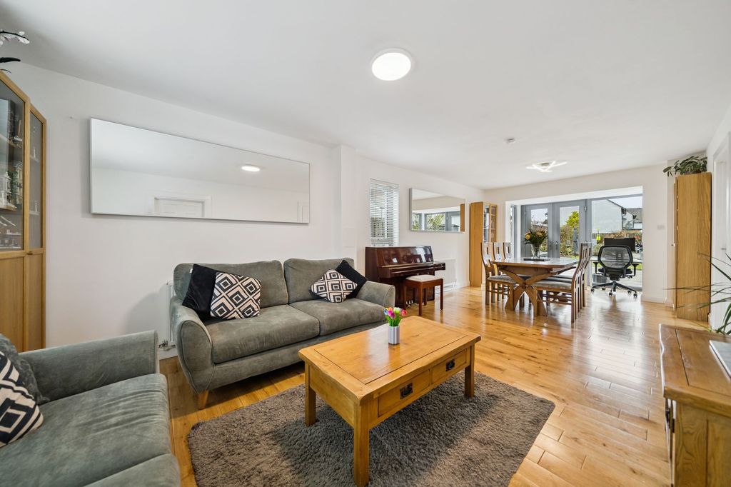 Property photo 2 of 22