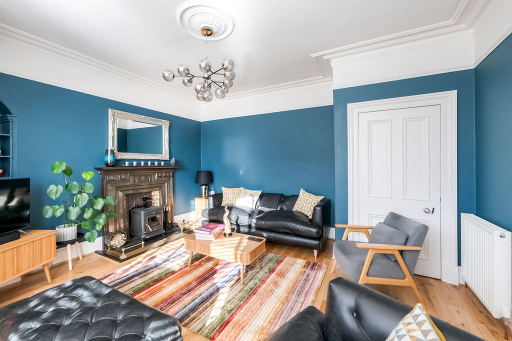 Property photo 3 of 34