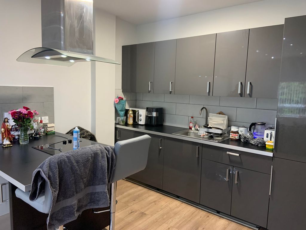 Property photo 3 of 5 Kitchen