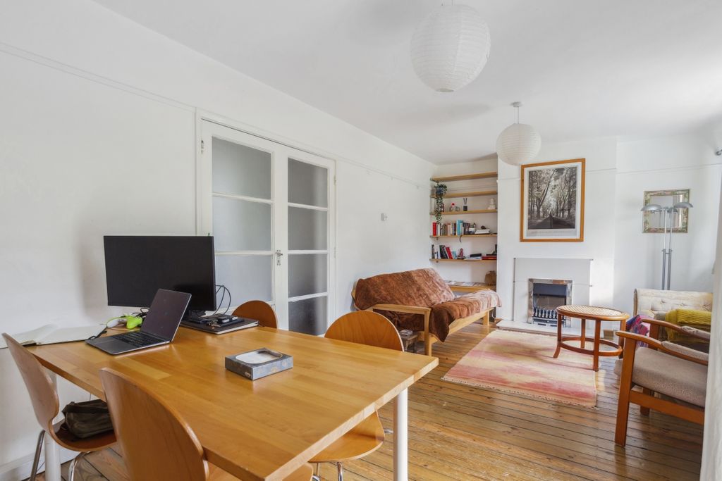 Property photo 2 of 11 74255_Flat 1 440 ...