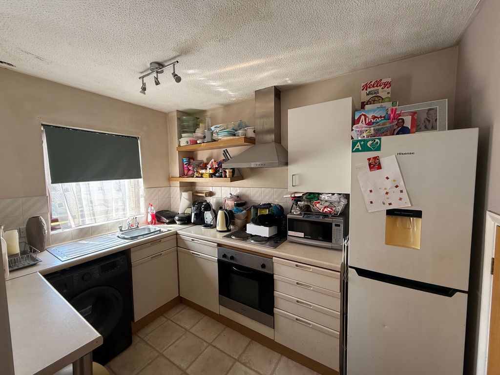 Property photo 3 of 6
