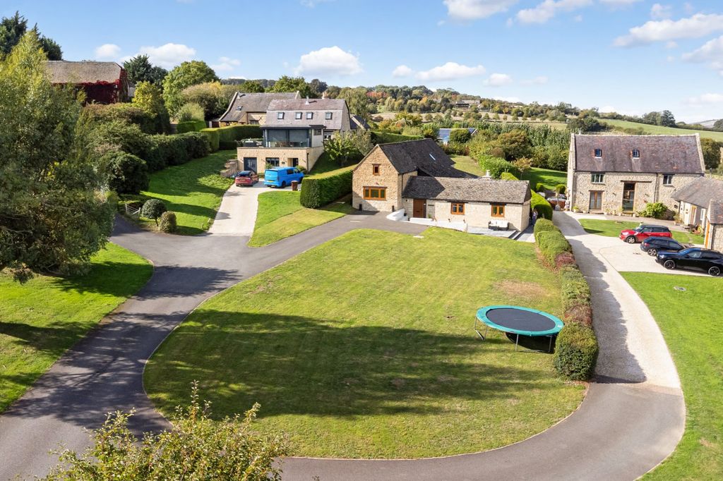 Property photo 1 of 16 Badgers Rest