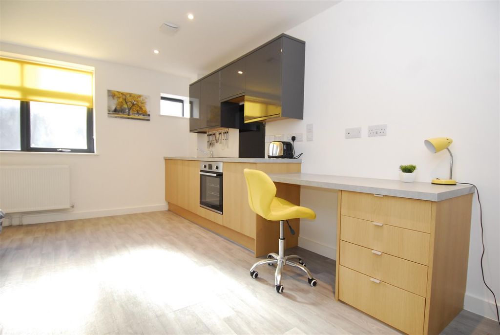 Property photo 2 of 10 Beaumont Square007.Jpg